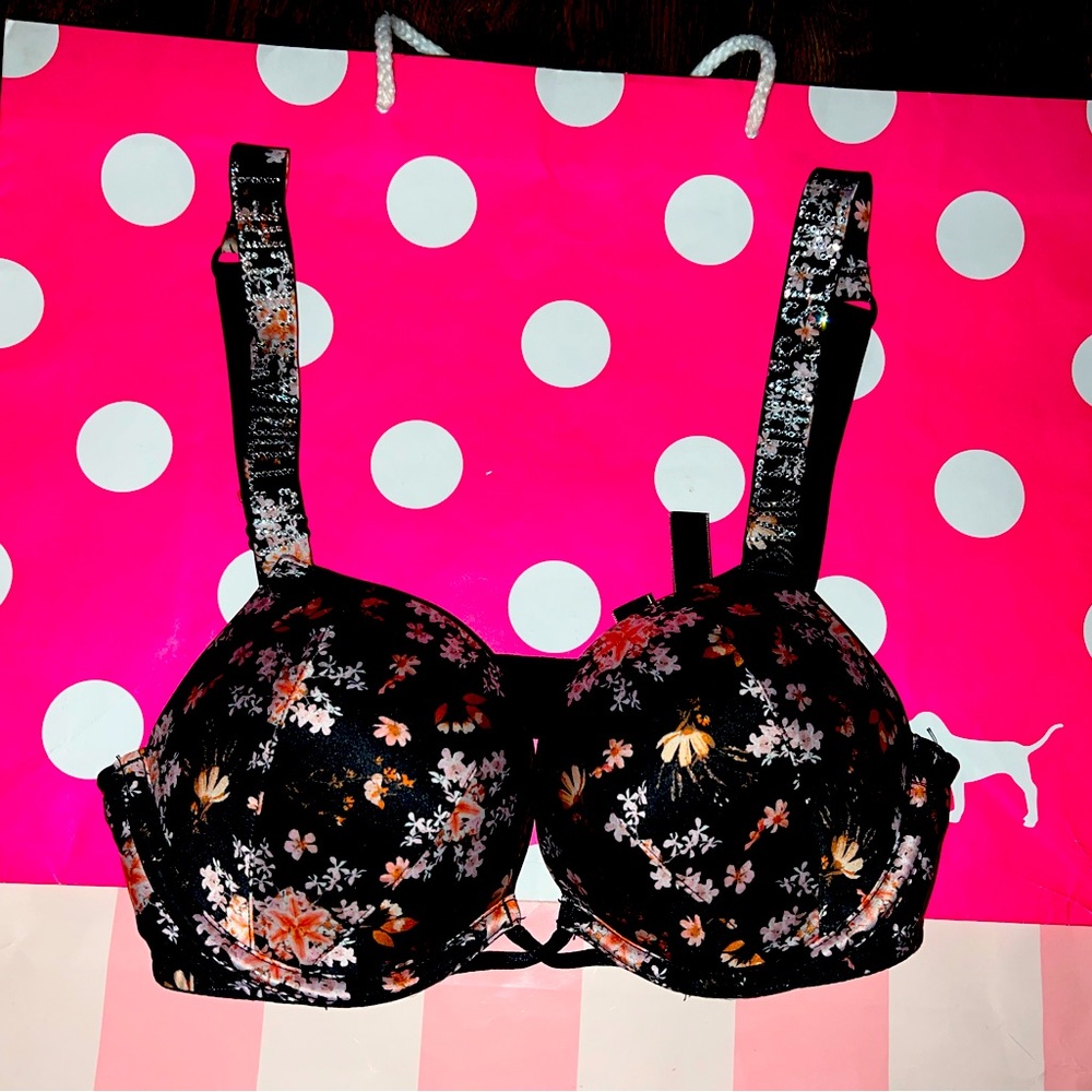 Victoria’s Secret Size 32B Bombshell Plunge Bra with Rhinestone Bling Logo.